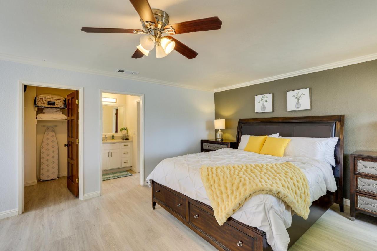 Sprawling California Ranch House With Courtyard! Holiday home Temecula