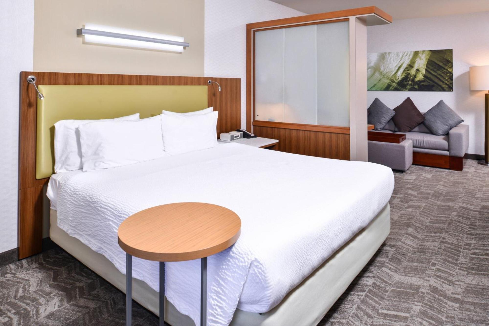 Springhill Valley Wine Country Hotel