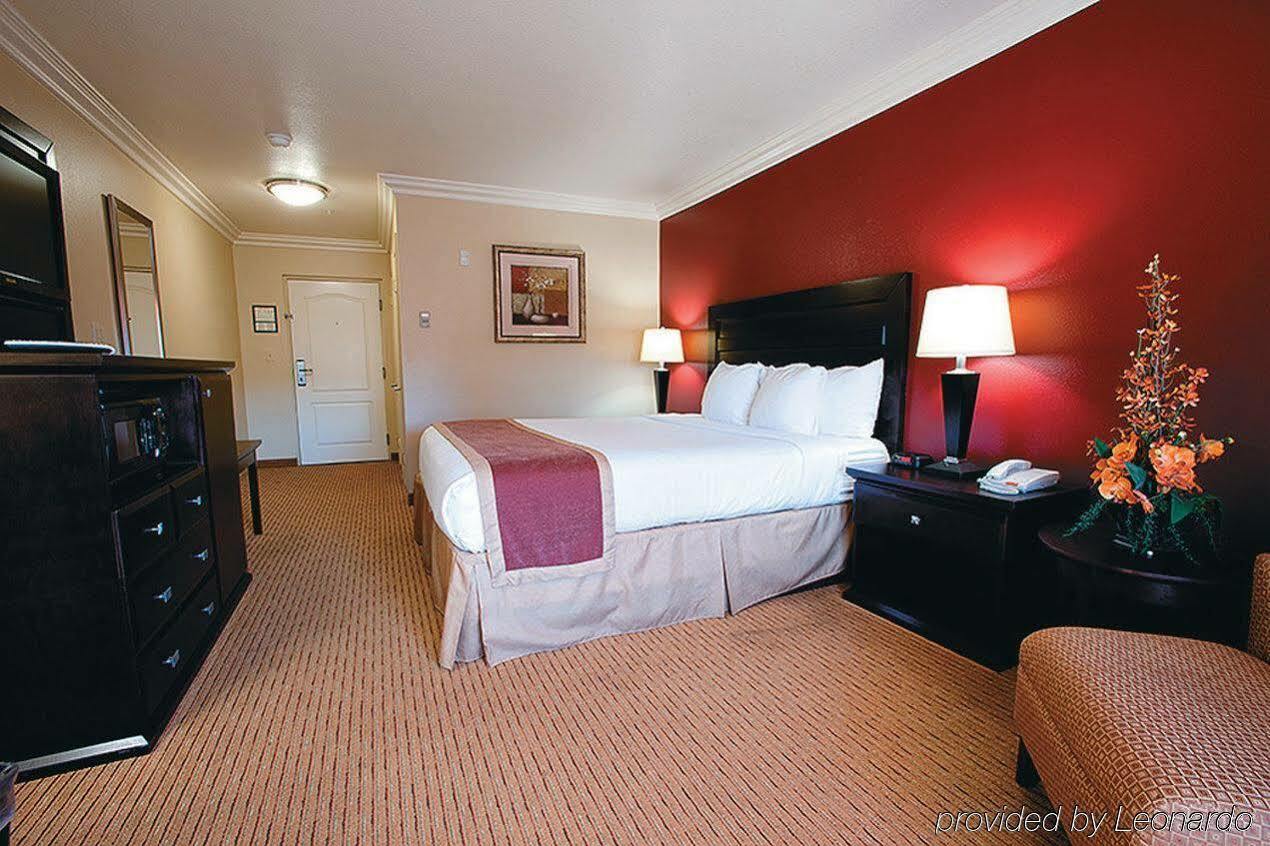 La Quinta By Wyndham Hotel